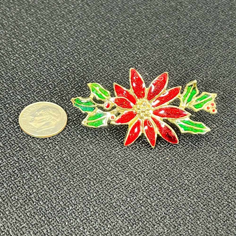 Vintage Gold Tone Christmas Poinsettia Pin